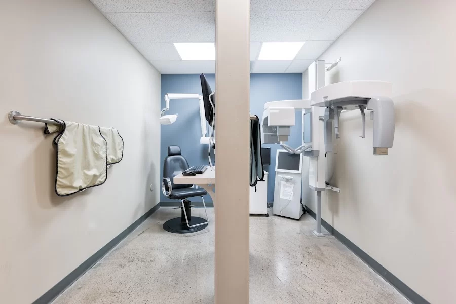 Risas Dental and Braces - Mesa Picture 3