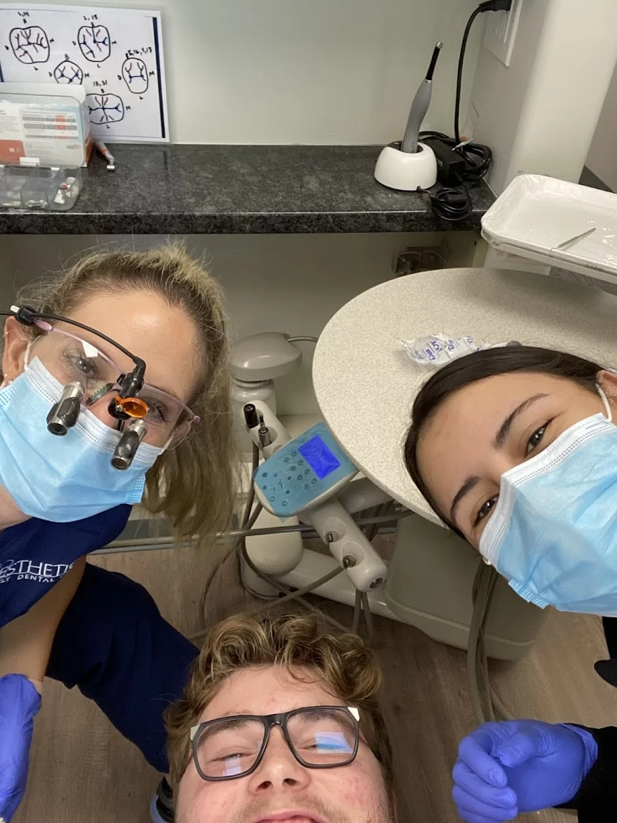 Aesthetic Family Dental Care Picture 7
