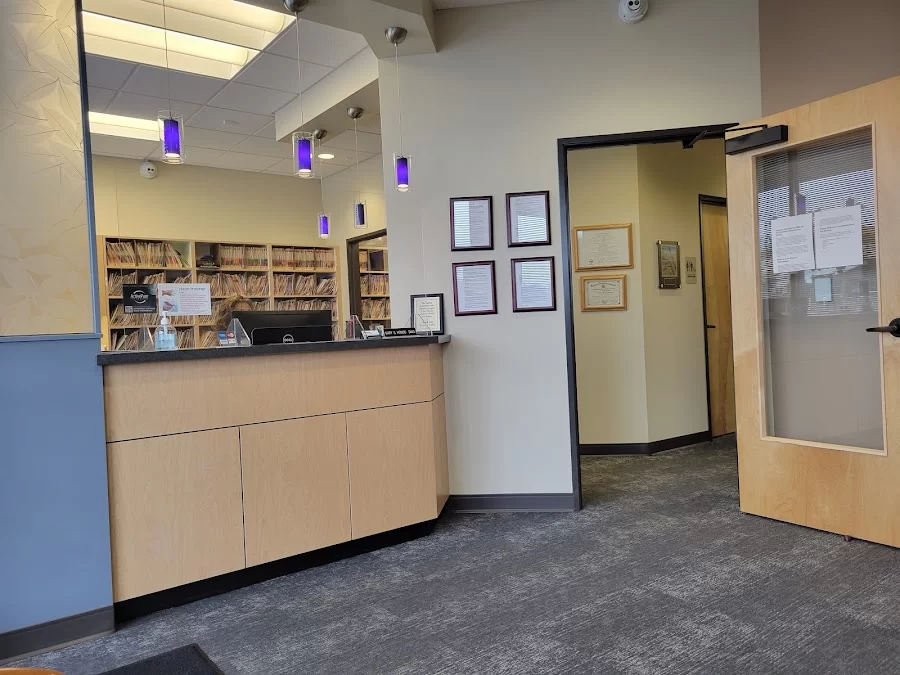 East Portland Dental Center: Hongo Gary S DDS Picture 1