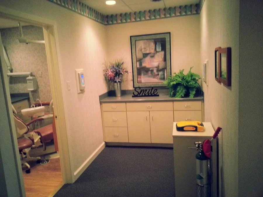 Midway Dental Center Picture 2