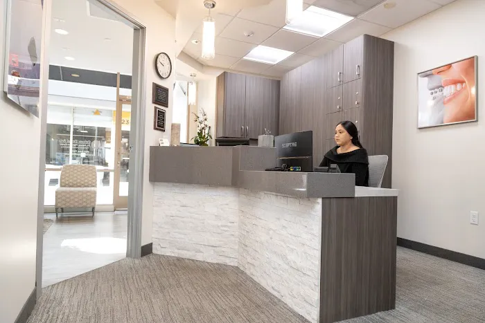 Los Coches Dentistry Picture 2