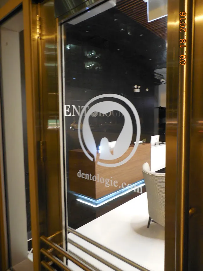 Dentologie - Streeterville Picture 8