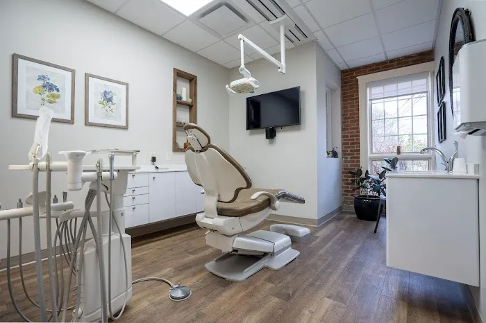 Community Roots Family & Implant Dentistry Picture 4