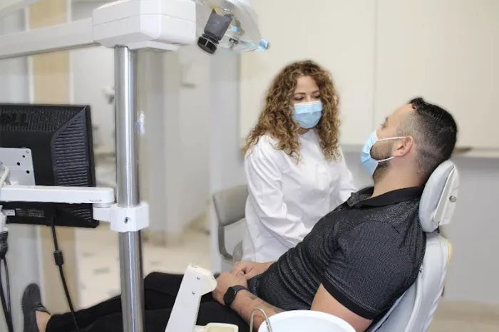 New Smile Dental Studio - Dr. Karen Martinez Picture 3