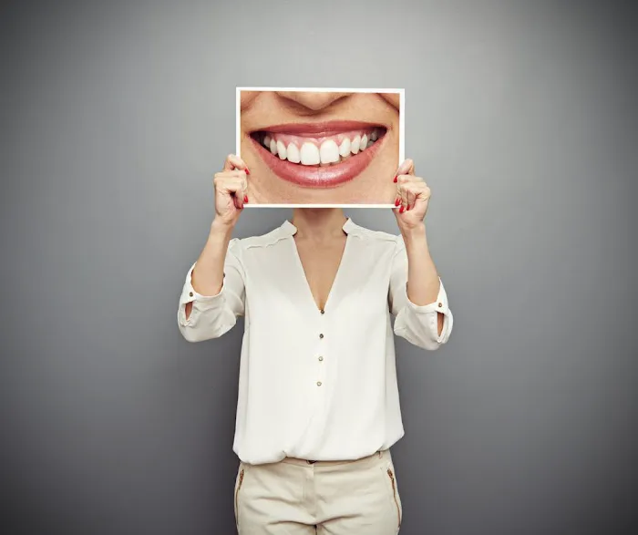 Premier LA Dental Clinics - Invisalign, Implants, Veneers, Root Canals, Wisdom Teeth Removal Picture 3