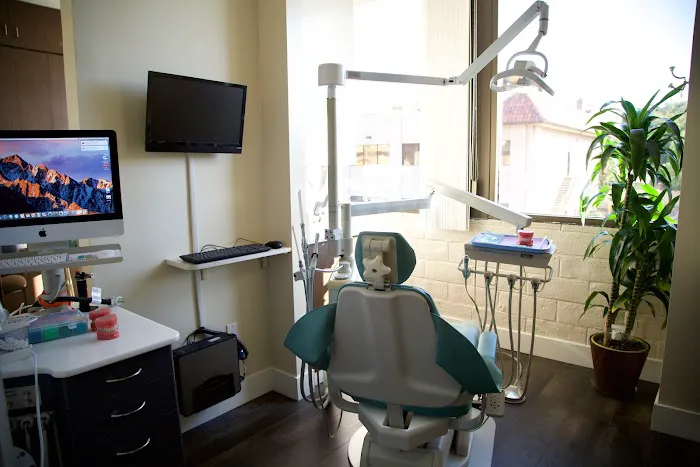 Tarzana Dental Care Picture 3