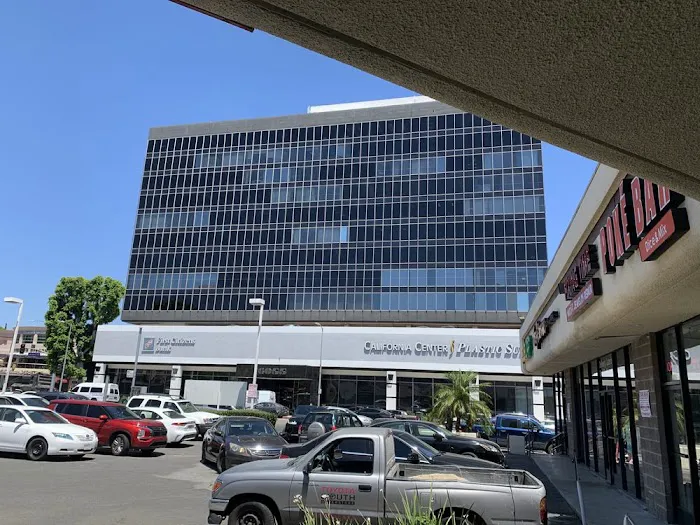 Encino Dental Studio - | Dentist Encino | Emergency & Cosmetic Dentist - Dental Implants Picture 4