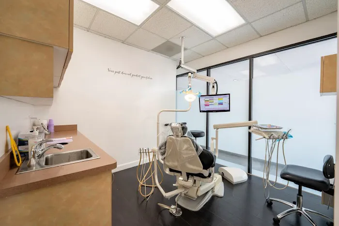 Tarzana Smile Center Picture 4