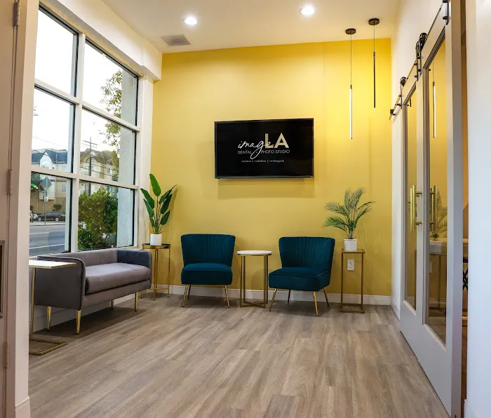 Image LA Dental & Photo Studio Picture 4