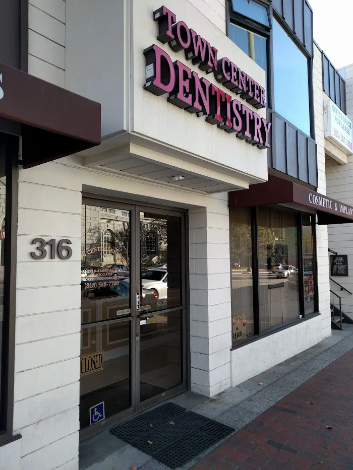 Town Center Dentistry: Hamlet S Avanesian D.D.S. F.A.G.D. Picture 1