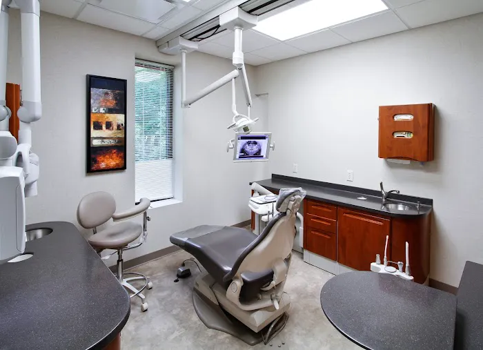 Avery Dental Group Picture 3