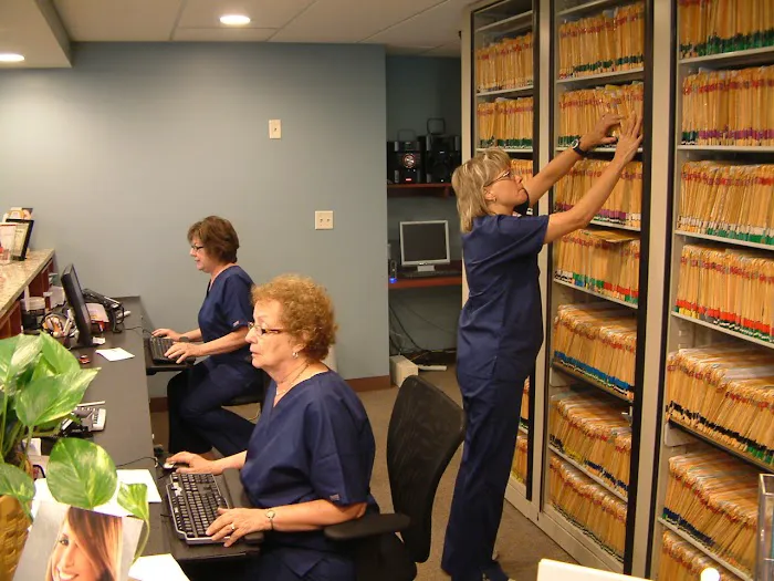 Avery Dental Group Picture 2