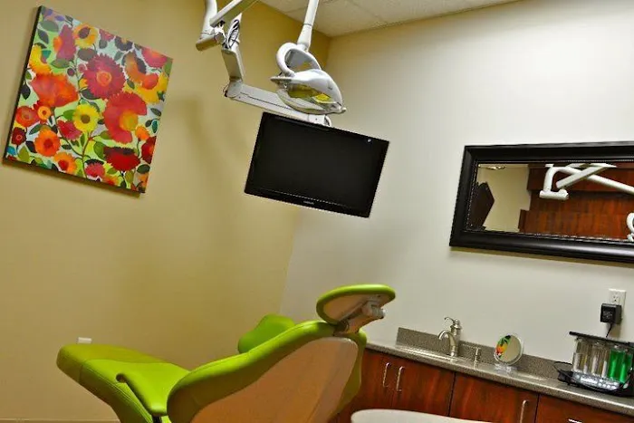 Village Dentistry: Nicole Van Le DDS & Emily Thomas DDS Picture 2
