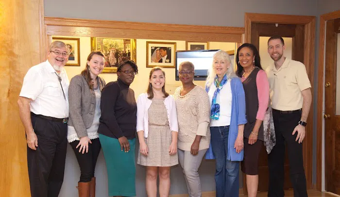 R Family Dental of Oak Park Picture 8