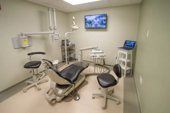 Same Day Dental Picture 6