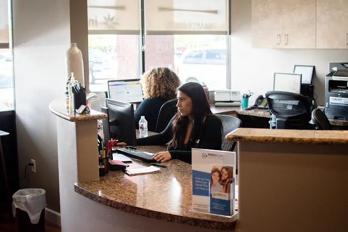Ideal Dental Carrollton Picture 5