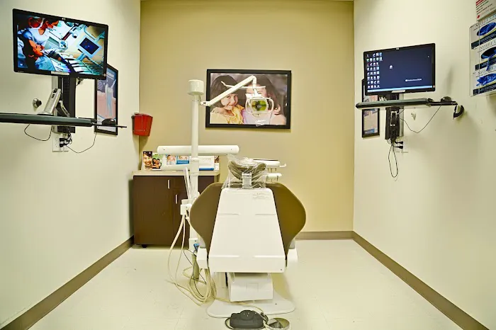 Brident Dental & Orthodontics Picture 7