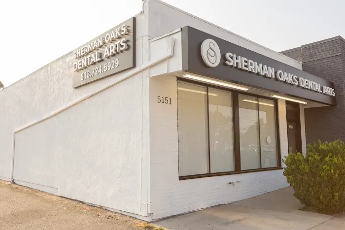 Sherman Oaks Dental Arts Picture 4