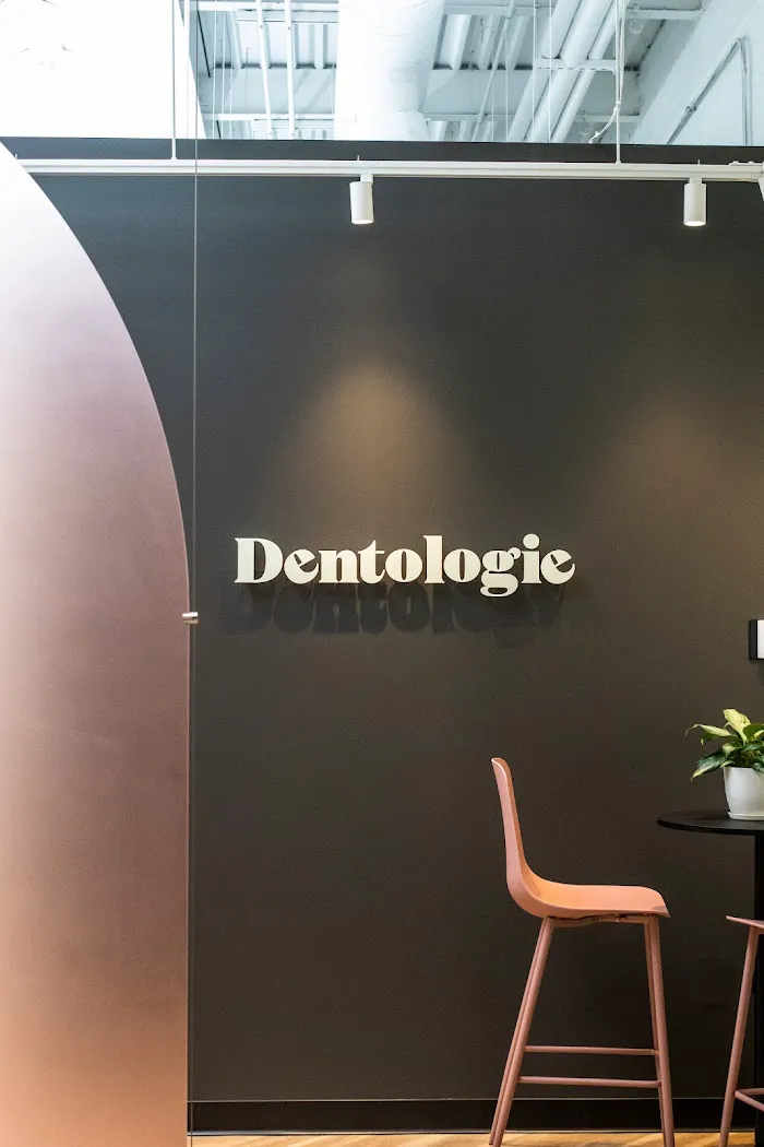 Dentologie - West Loop Picture 6
