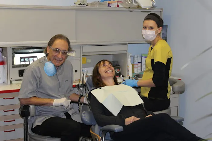 Markham Dental Centre Picture 2