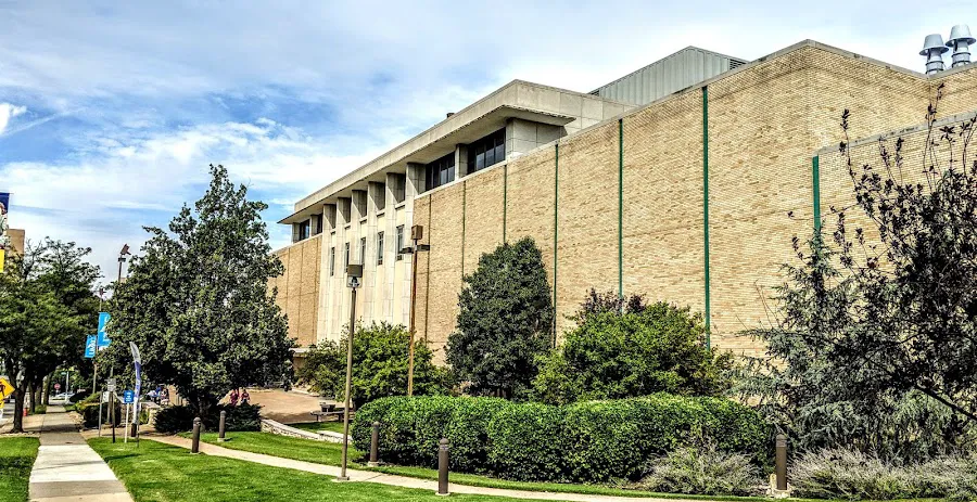 UMKC School of Dentistry Picture 9