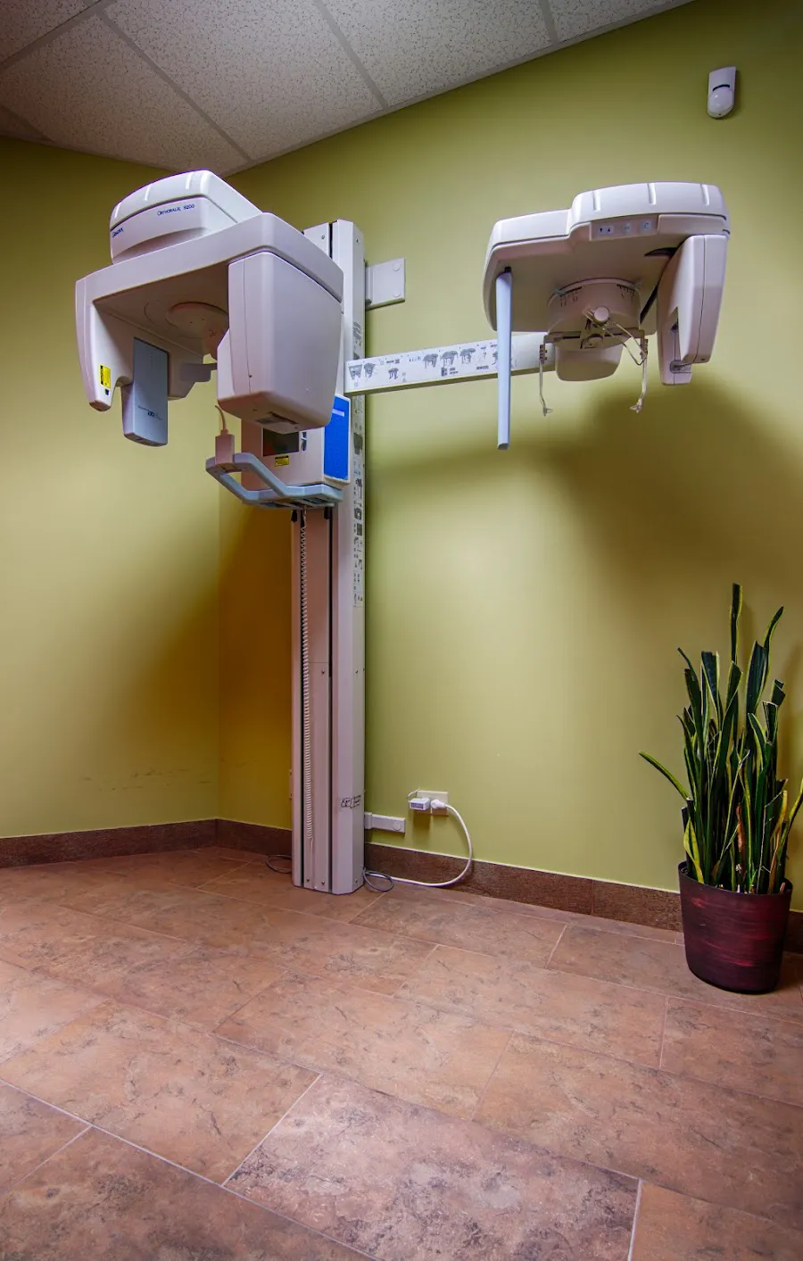 Dr. Mo Pezeshk - DDS Picture 9