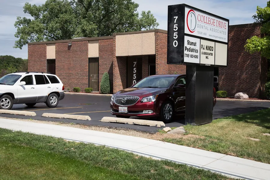 College Drive Dental Associates Picture 4