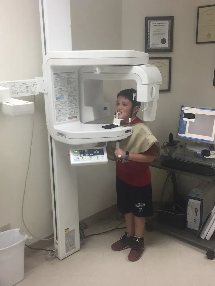 Los Ebanos Family Dentistry: Dr Lillian Adame Nelson Picture 6