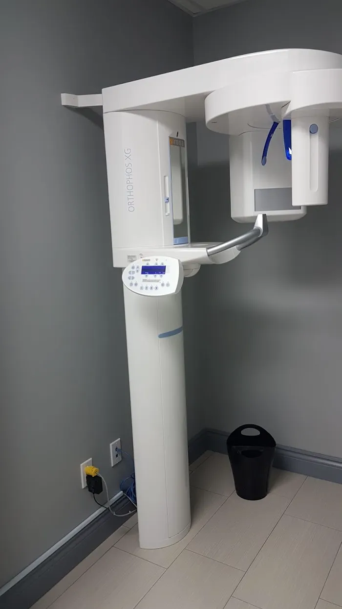 Bathurst-Steeles Dental Centre Picture 1