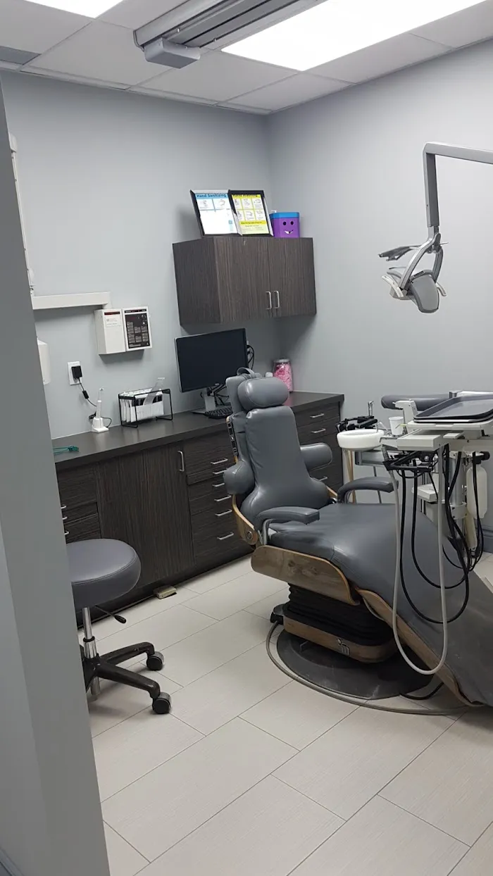 Bathurst-Steeles Dental Centre Picture 3