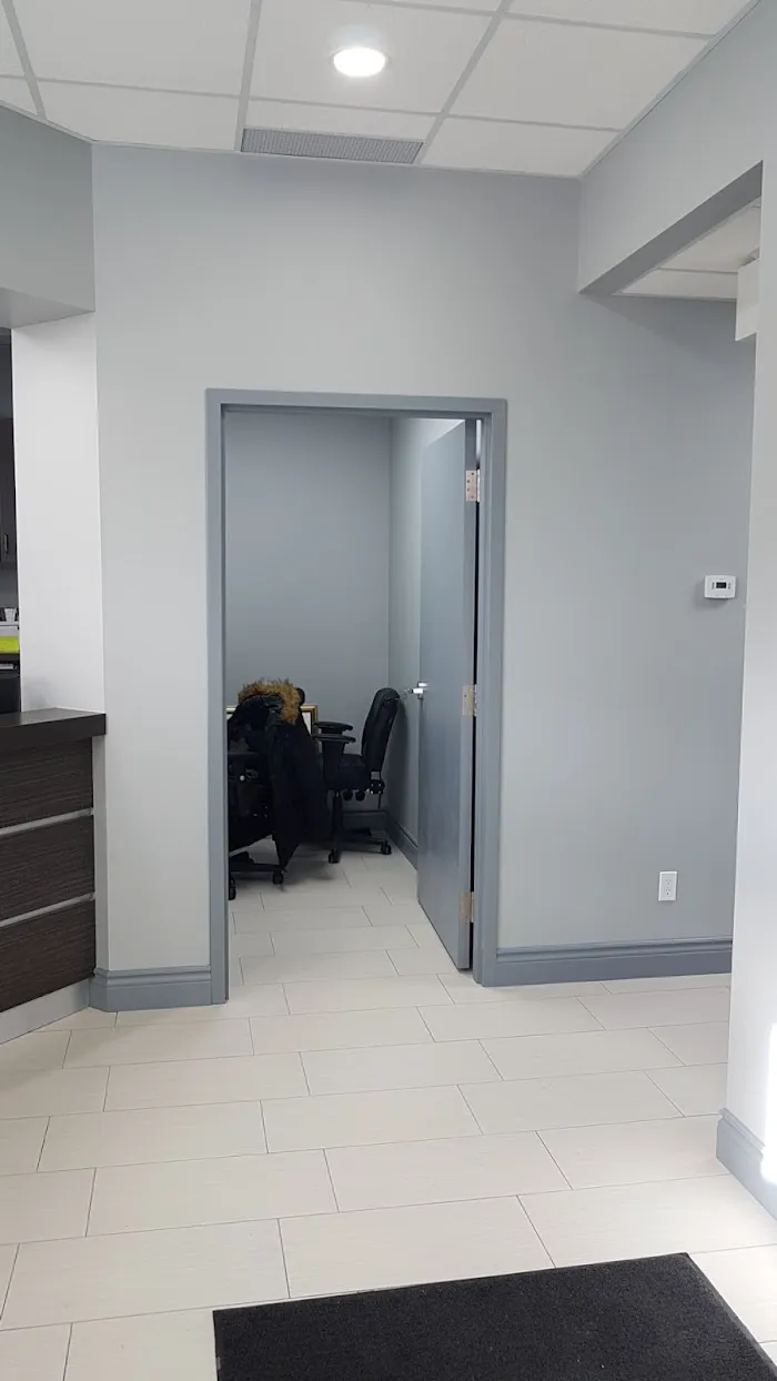 Bathurst-Steeles Dental Centre Picture 6