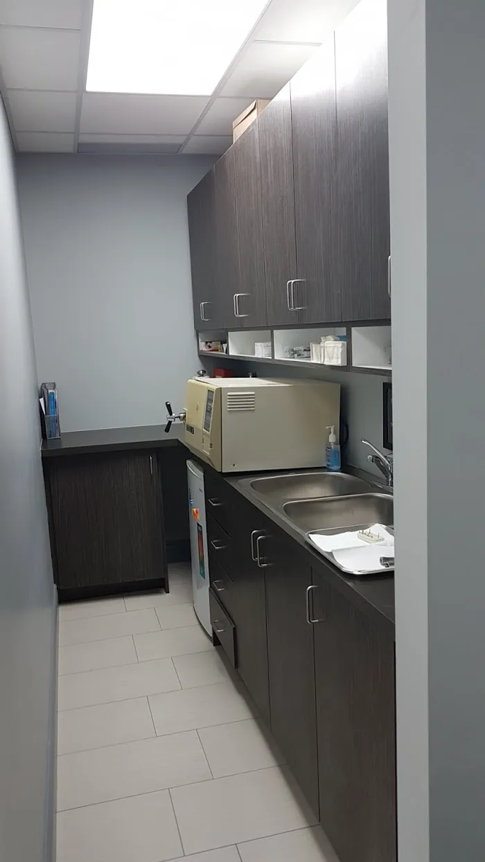Bathurst-Steeles Dental Centre Picture 4