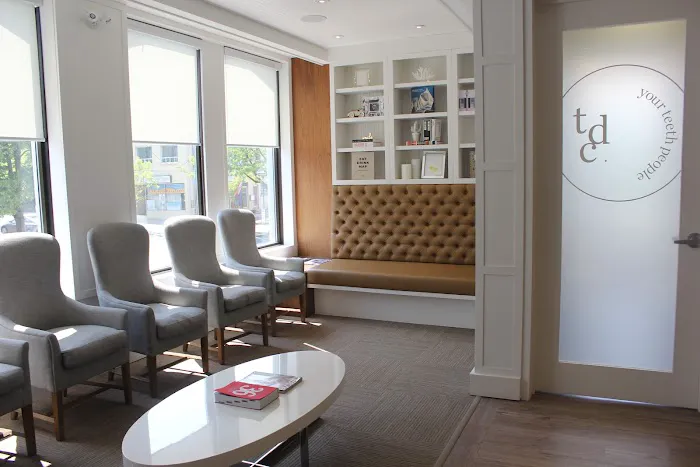 The Dental Clinic - Office of Dr. Rahul Shah, Dr. Deanna Lue, Dr. Janine Koutsaris & Dr. Noah Naygeboren Picture 6