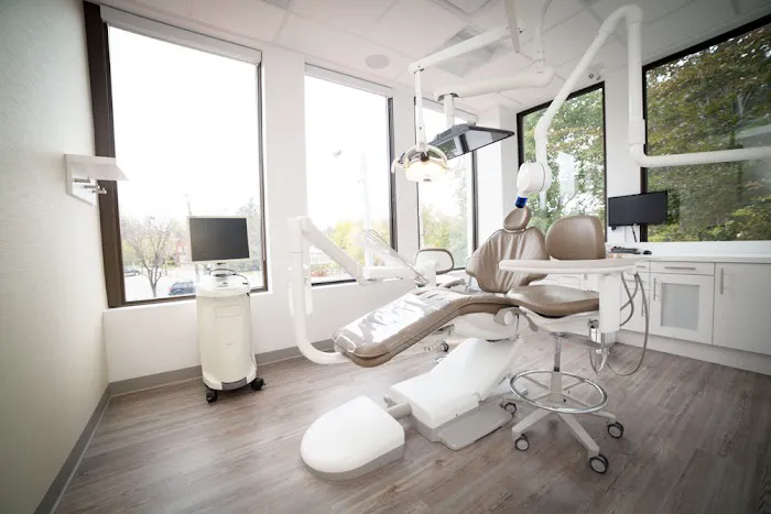 The Dental Clinic - Office of Dr. Rahul Shah, Dr. Deanna Lue, Dr. Janine Koutsaris & Dr. Noah Naygeboren Picture 3