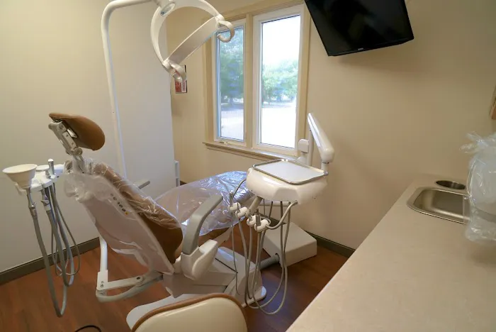 Eringate Dental Clinic | Dr. M. Victoria Razon-Clemente and Associates Picture 5