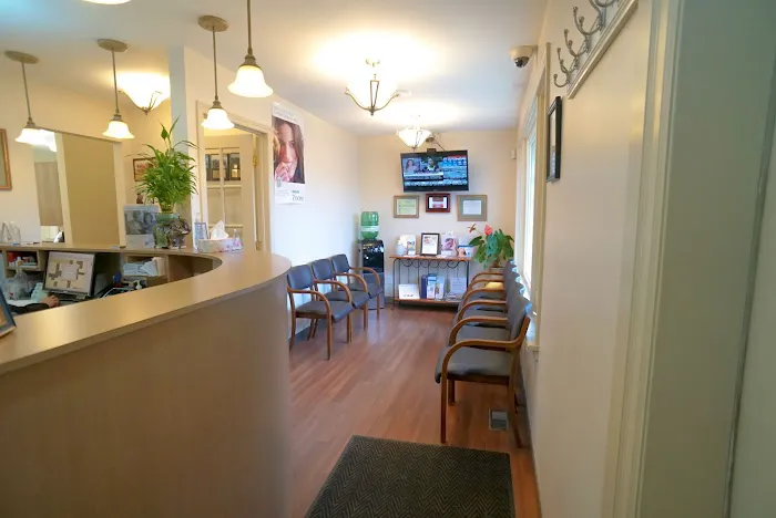 Eringate Dental Clinic | Dr. M. Victoria Razon-Clemente and Associates Picture 7