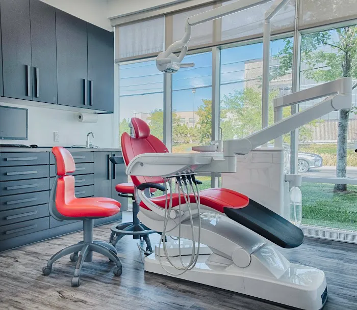 Dr. Wisdom - Dentiste Montreal - Centre Dentaire Aoude VSL Picture 6