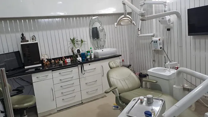 Dent Horizonz | Best Dentist in Gurgaon | Root Canal, Dental Implants, Wisdom Tooth Removal, Pediatric and General Dentistry Picture 7