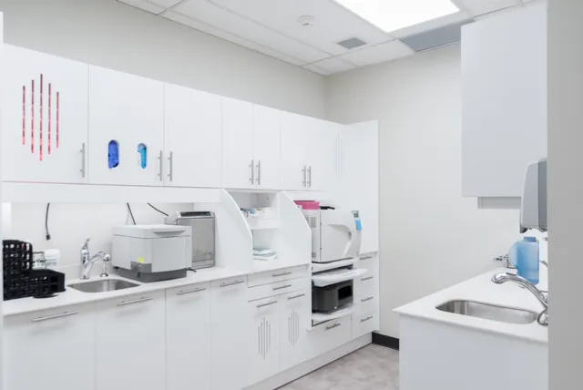 Dentistry @ Bank Street Professional Centre Picture 3