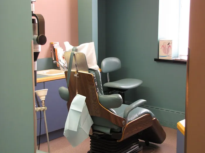 K&K Dental Studio Picture 3