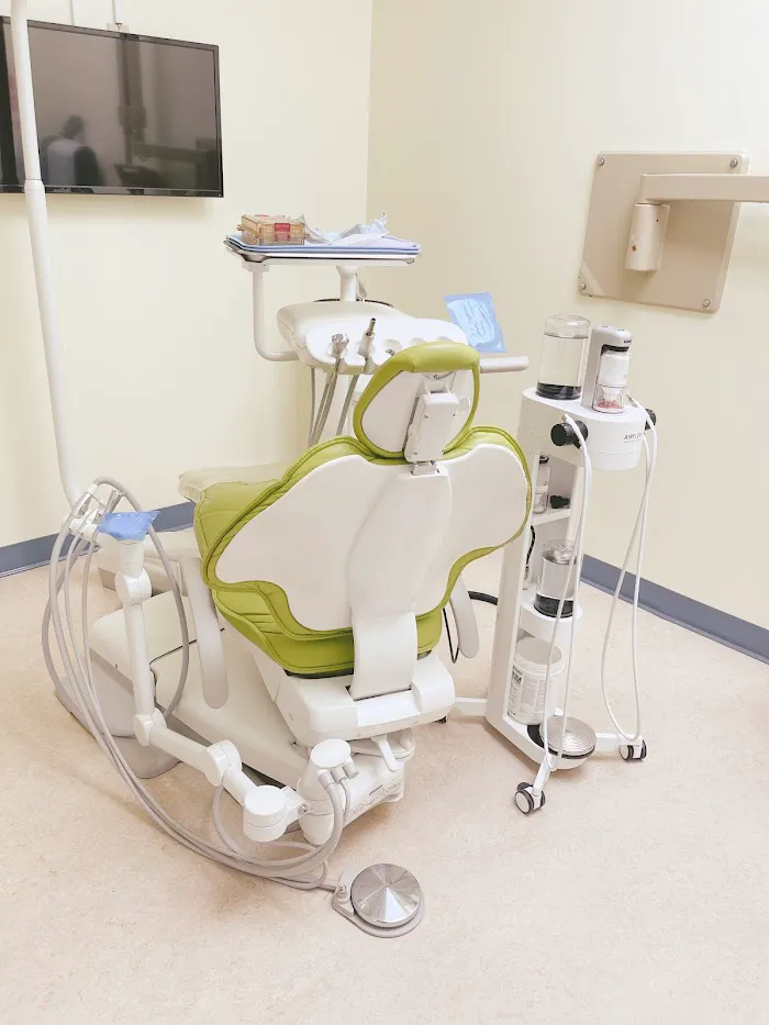 SmilEra Dental Studio Picture 4