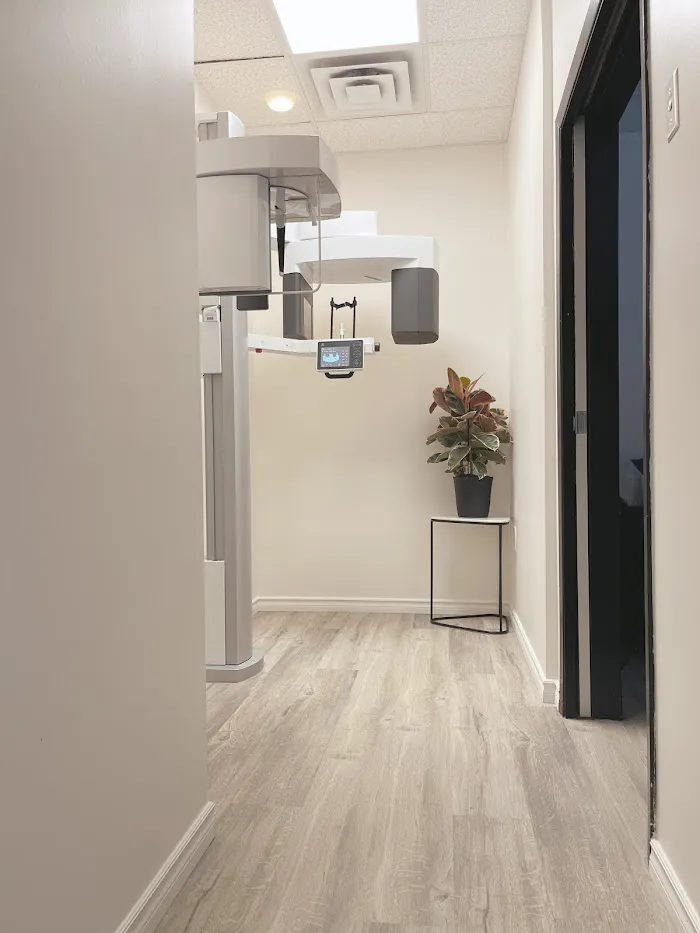 SmilEra Dental Studio Picture 9