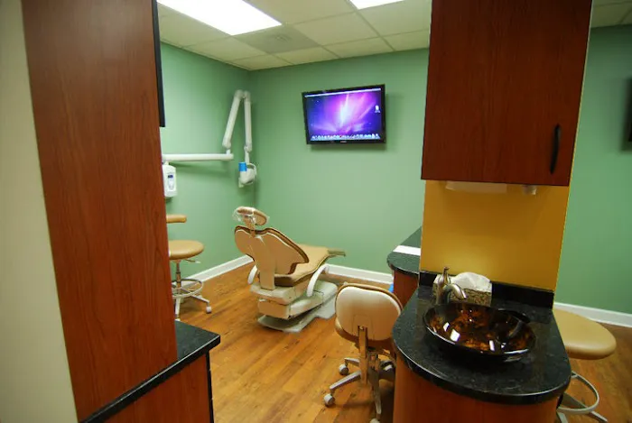 Expressions Dental Care Reston Picture 4