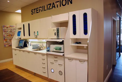 Smilee Dental Centre Picture 8