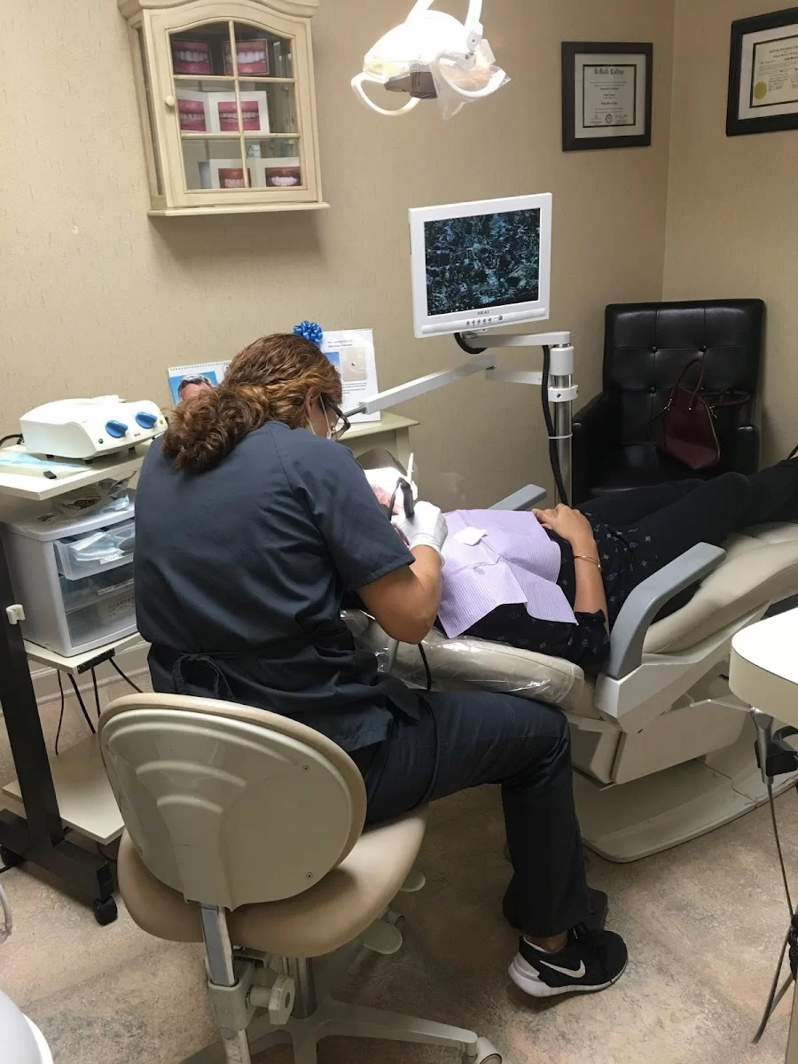 Dunwoody Dental Smiles Picture 3