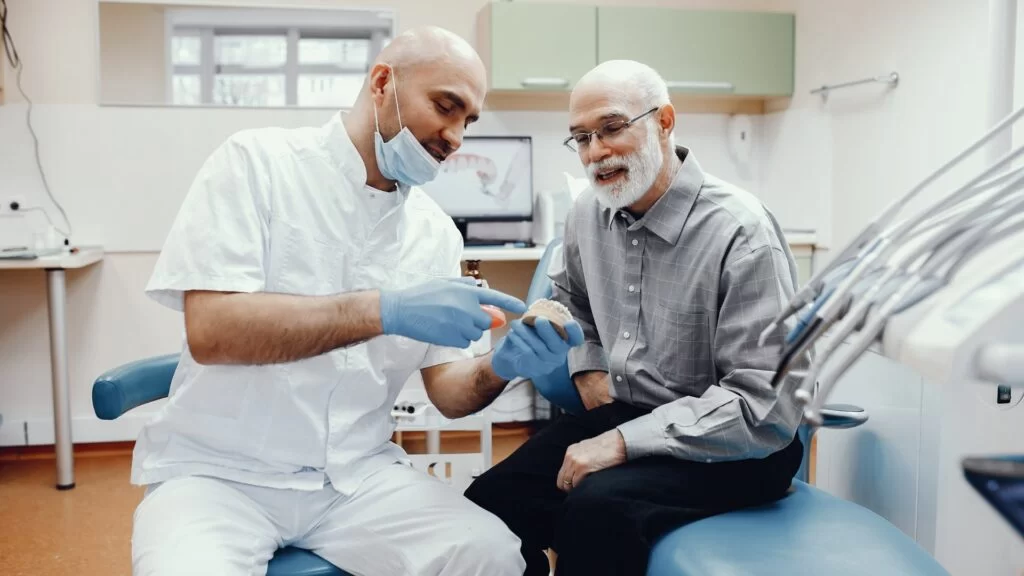 How to Maintain Good Oral Health in Elderly People with Diabetes