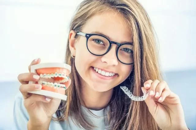 How to Manage Oral Health with Braces or Clear Aligners: Essential Tips and Guidelines