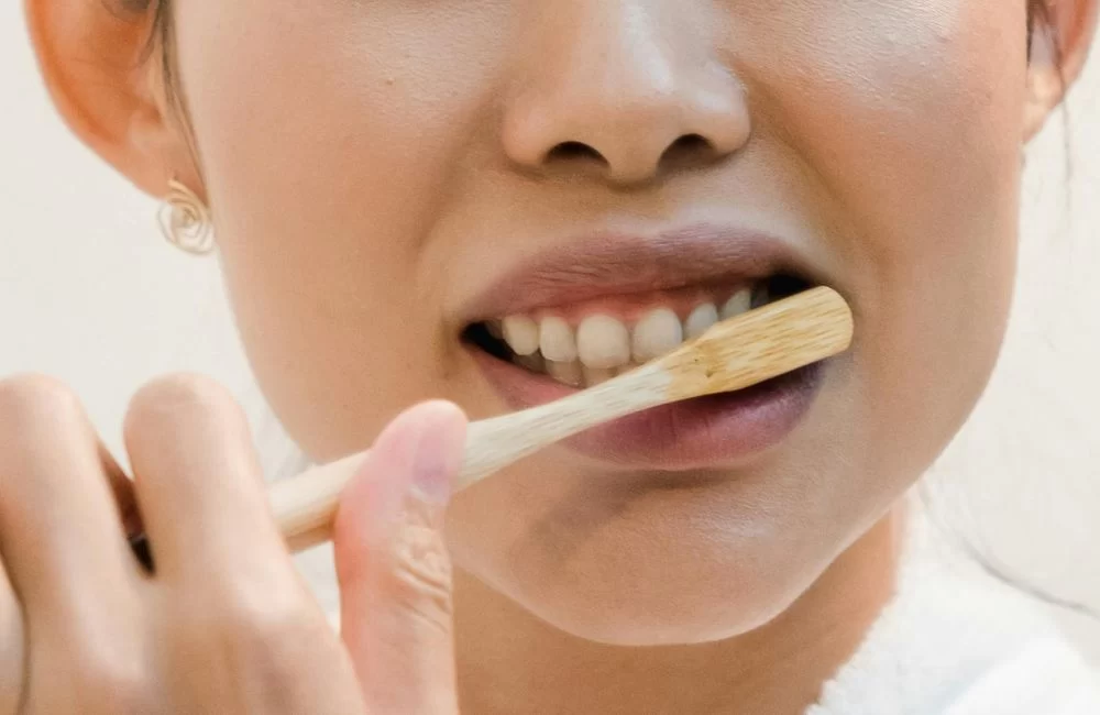 Healthy Oral Habits to Reduce Tooth Sensitivity: Effective Tips & Solutions