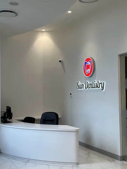 Sun Dentistry l 阳光牙科南素里店(South Surrey) Picture 7