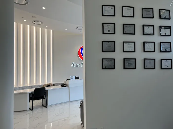 Sun Dentistry l 阳光牙科南素里店(South Surrey) Picture 4